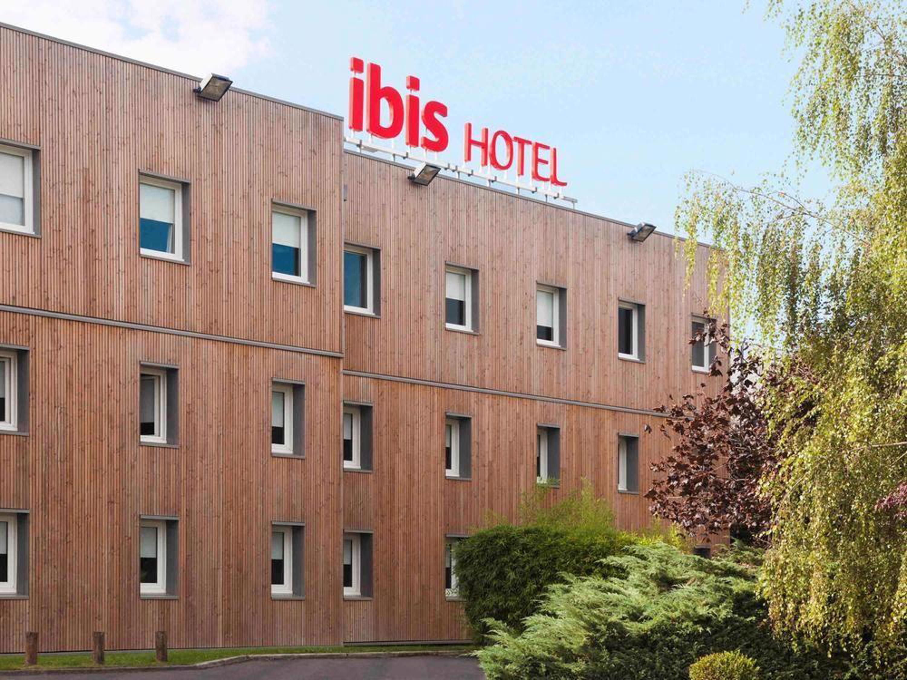 Ibis Nemours Hotel Buitenkant foto