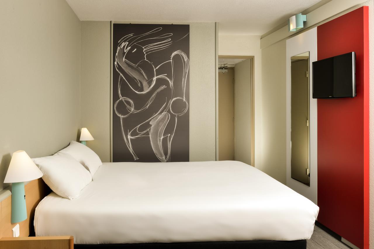 Ibis Nemours Hotel Buitenkant foto